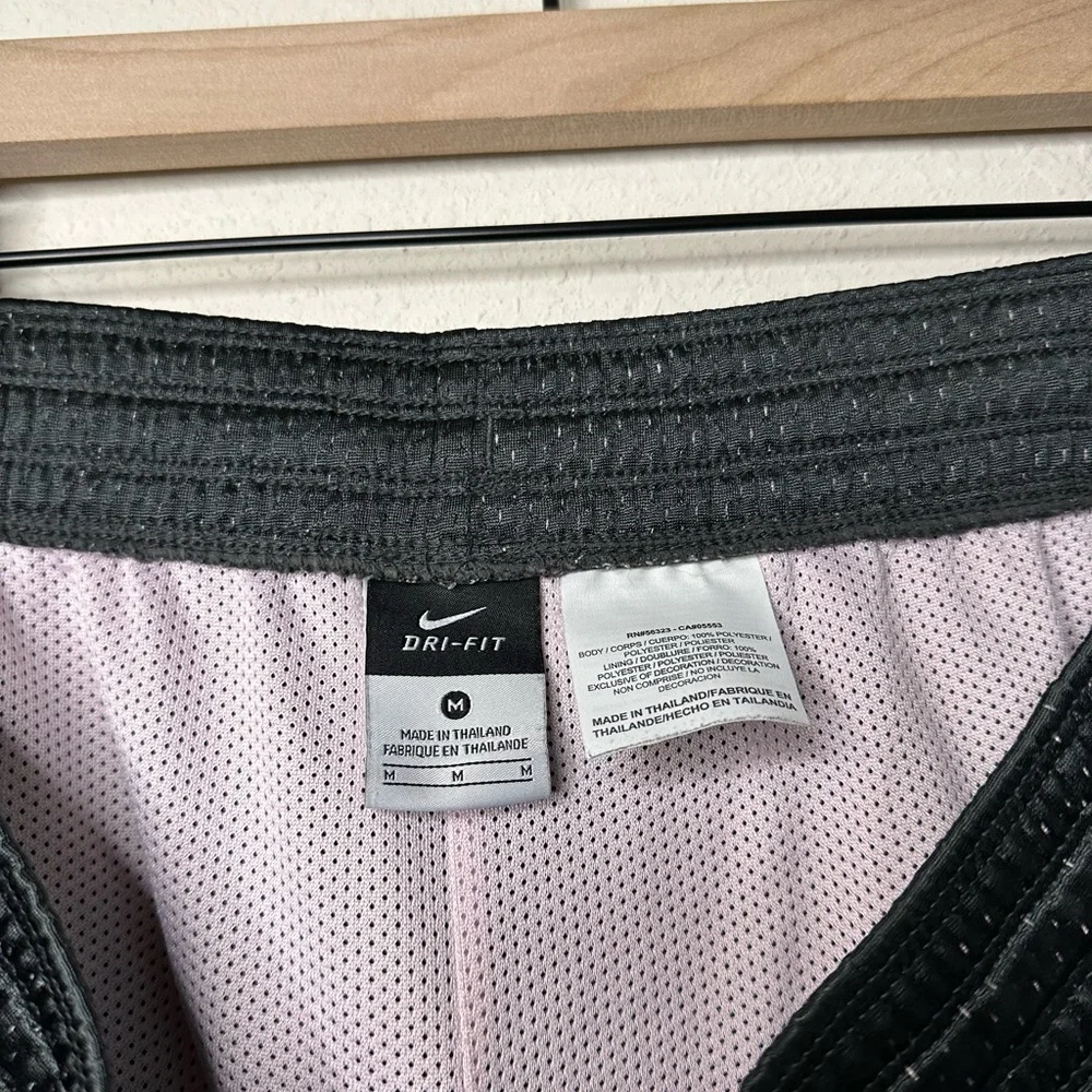 💫Nike Grey Basketball Mesh Gym Shorts Size Medium